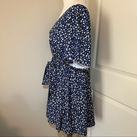 SHEIN | Floral flouncy sleeve dress - Picture 8 of 13